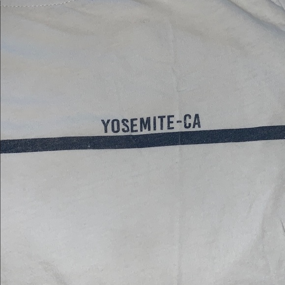 BRANDY MELVILLE yosemite shortsleeve - Picture 2 of 3